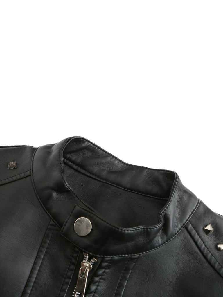 Giacca in pelle con collo alto e borchie anni '40