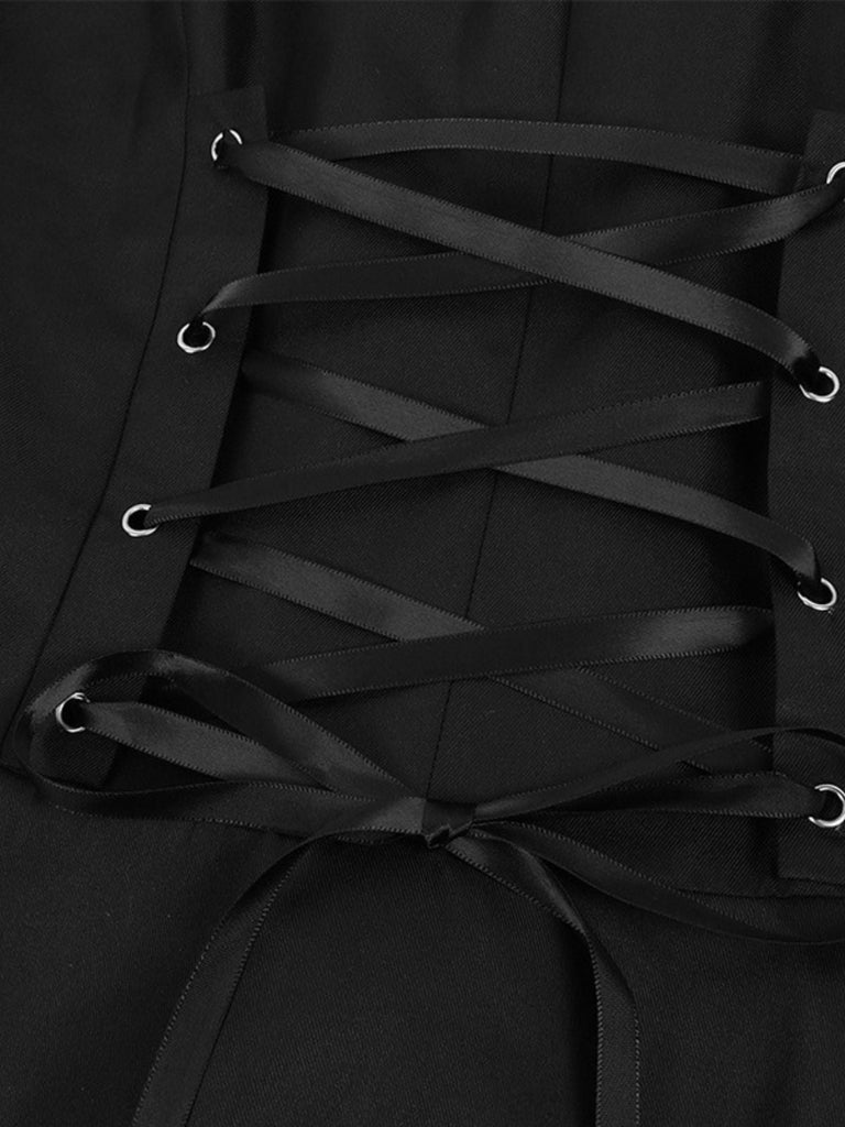 Giacca doppiopetto con risvolto e gonna a strati anni '50