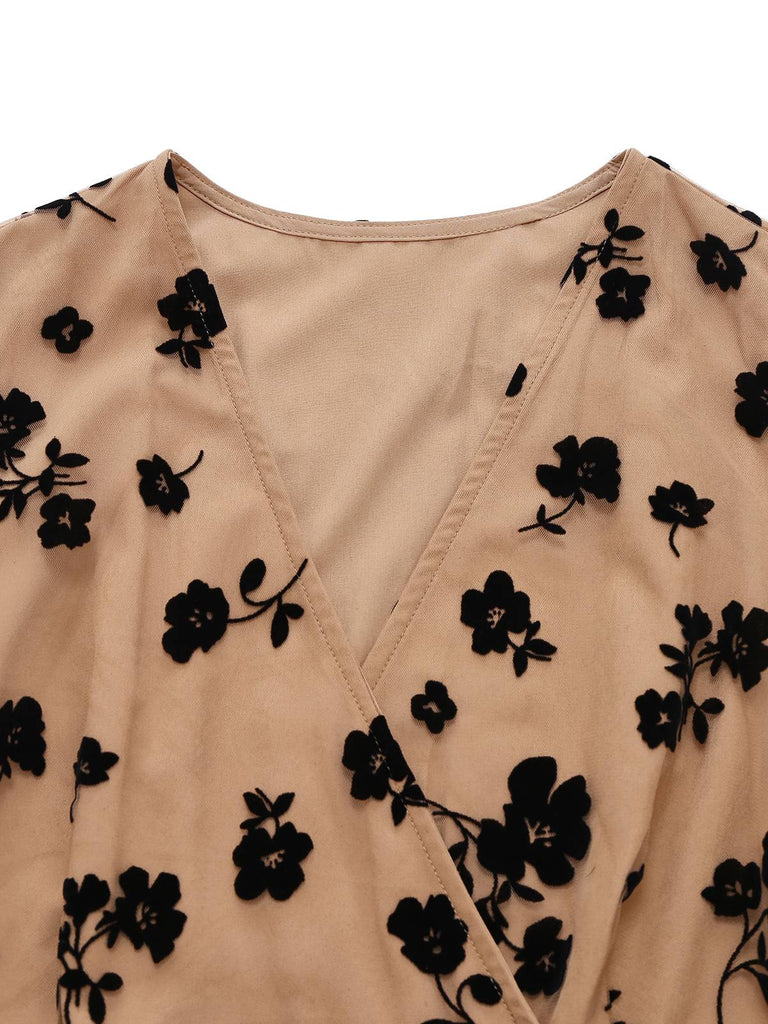 Abito floreale con scollo a V in rete floccata beige anni '30