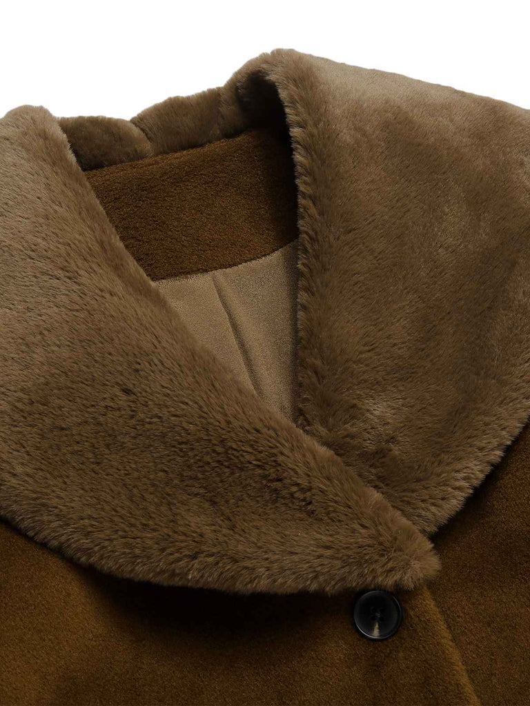 Cappotto con collo di pelliccia e cintura marrone anni '40