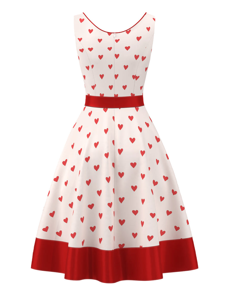 Abito con scollo a cuore e cuore rosa pallido anni '50