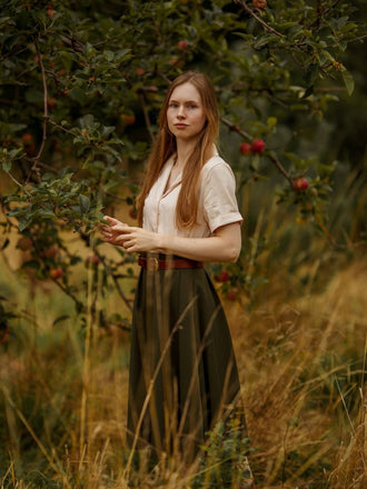 Abito con cintura bottoni verde kaki anni '50