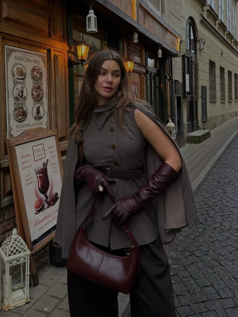 Giacca con cintura e revers con mantello staccabile anni '40