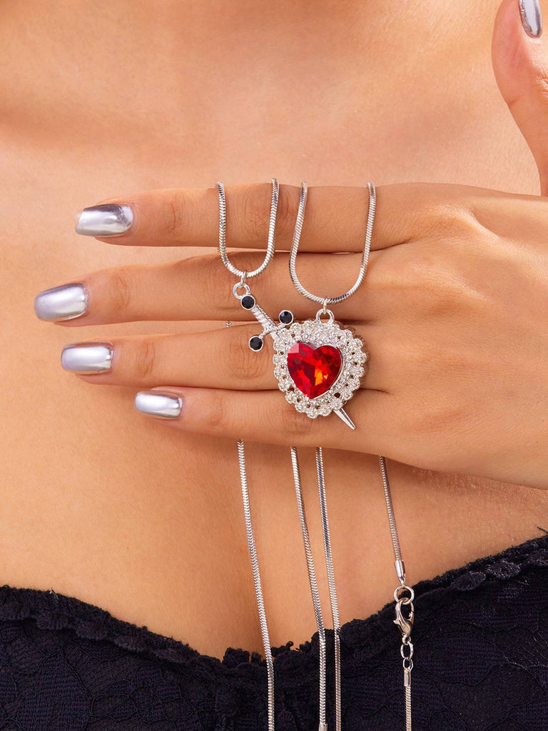 2PCS Collana con rubino a forma di cuore e spada in strass