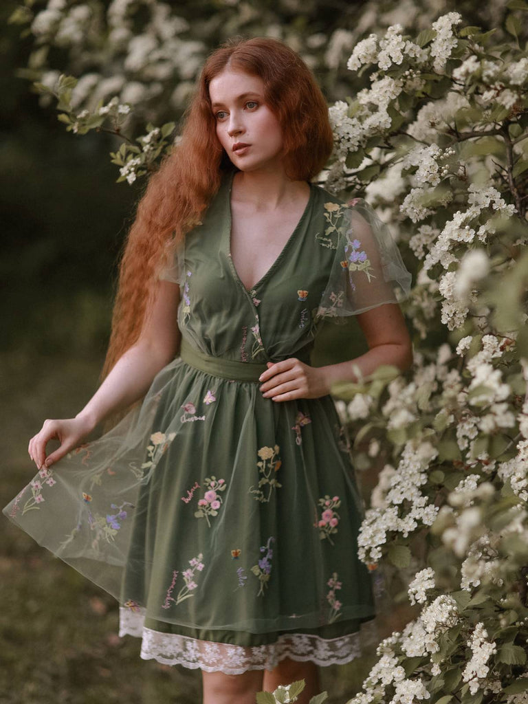 Abito ricamo floreale in rete con maniche a sbuffo verde anni '50