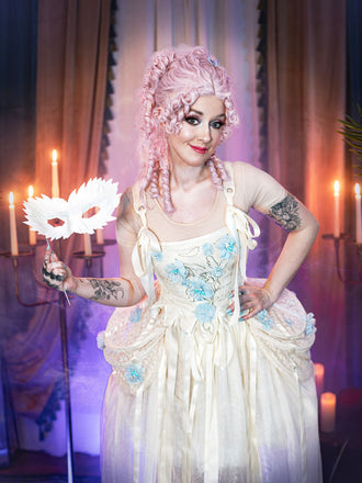 Abito in stile Mercoledì Enid albicocca anni '40