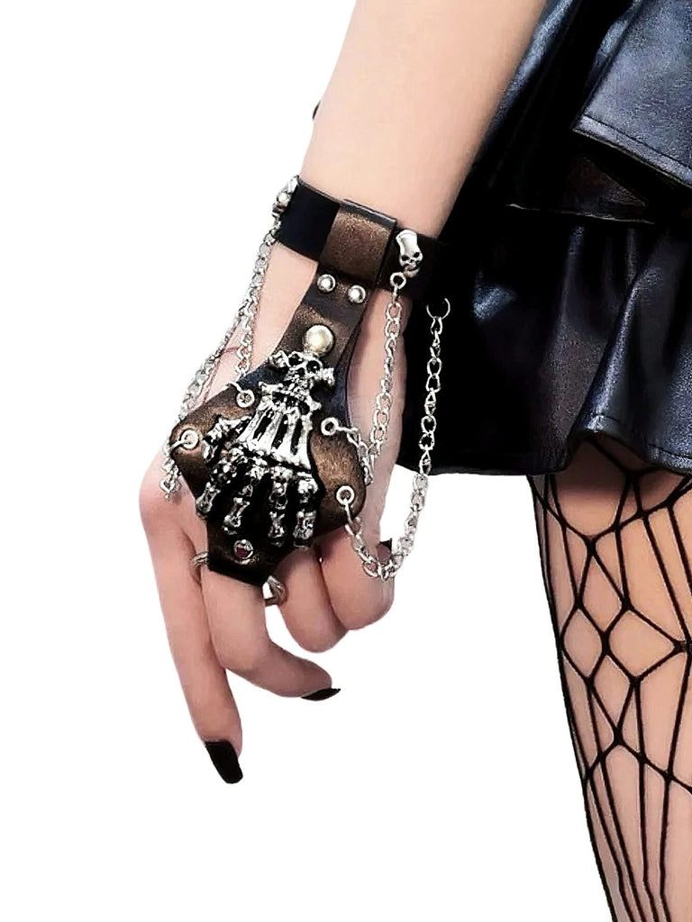 Braccialetto punk con catena a mano e rivetti in pelle