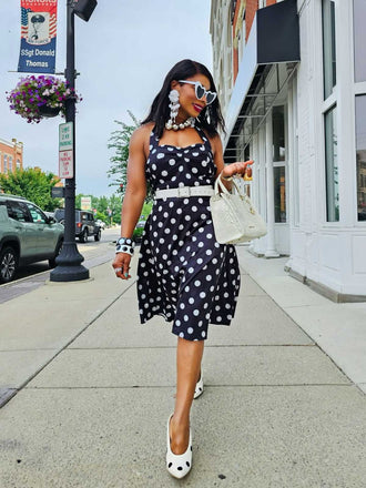 Abito cintura e pois a contrasto anni '50