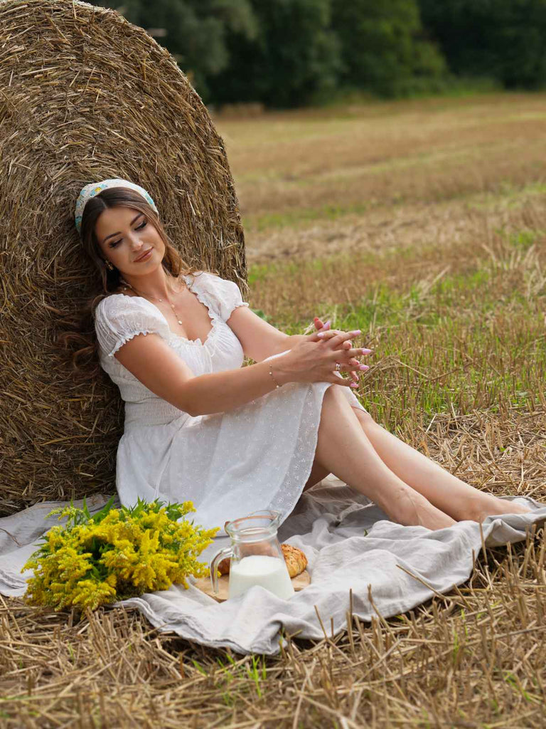 Abito in pizzo ricamato in cotone bianco anni '40