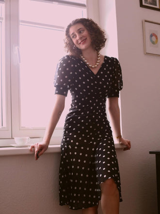 Abito a sirena a pois nero anni '30
