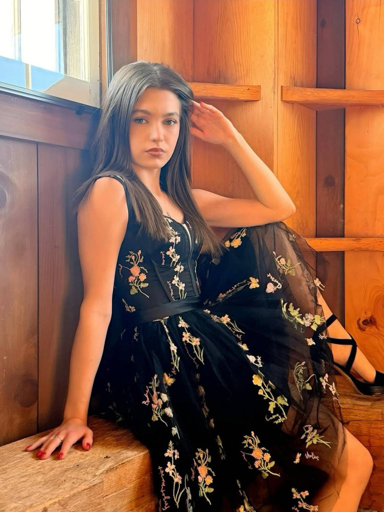 Mini abito in pizzo floreale ricamato nero anni '70