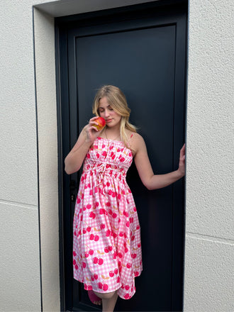 Abito ciliegie con spalline sottili rosa anni '50