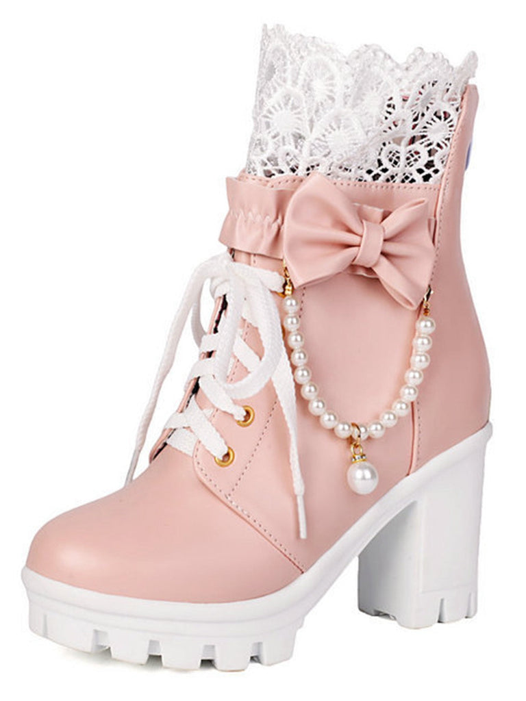 Stivali con tacco grosso e fiocco di perline e pizzo