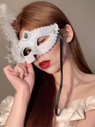 Maschera per gli occhi in rete di piume elegante vintage
