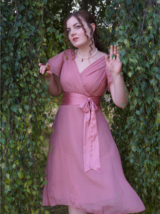 Abito da cocktail in tulle in raso rosa anni '50