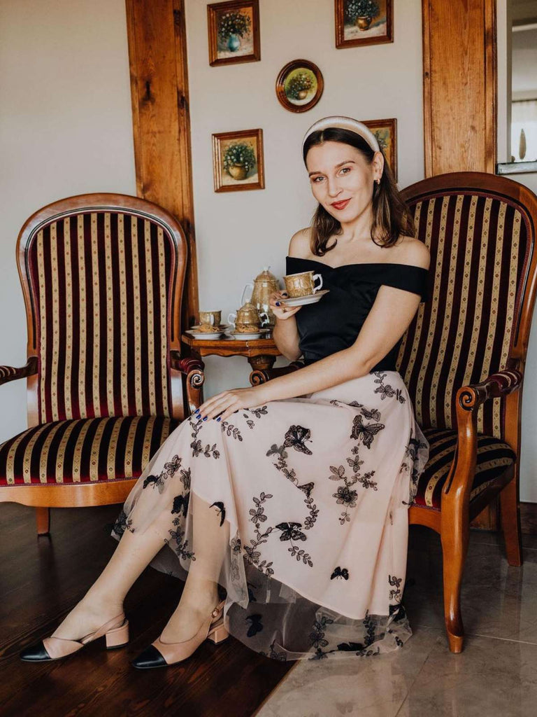 Abito a farfalla in pizzo con spalle scoperte anni '50