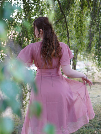 Abito da cocktail in tulle in raso rosa anni '50