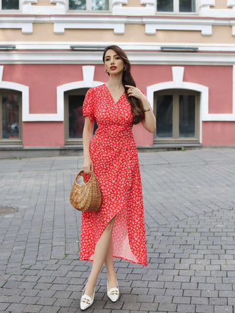 Abito rosso floreale scollo a V bottoni aggiunti anni '40