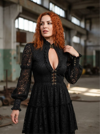 Abito vittoriano in pizzo con maniche a gigot nero anni '80