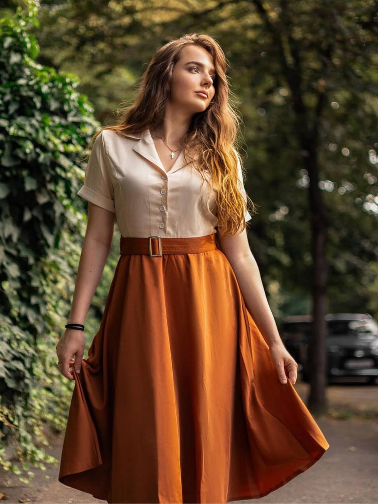 Abito bottoni stile Biancaneve cachi anni '50