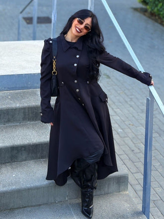 Cappotto con bottoni e collo alto in tinta unita anni '50