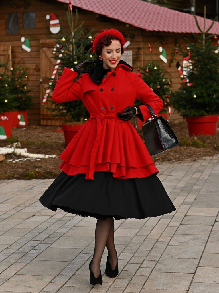Cappotto invernale con collo di pelliccia rosso anni '50