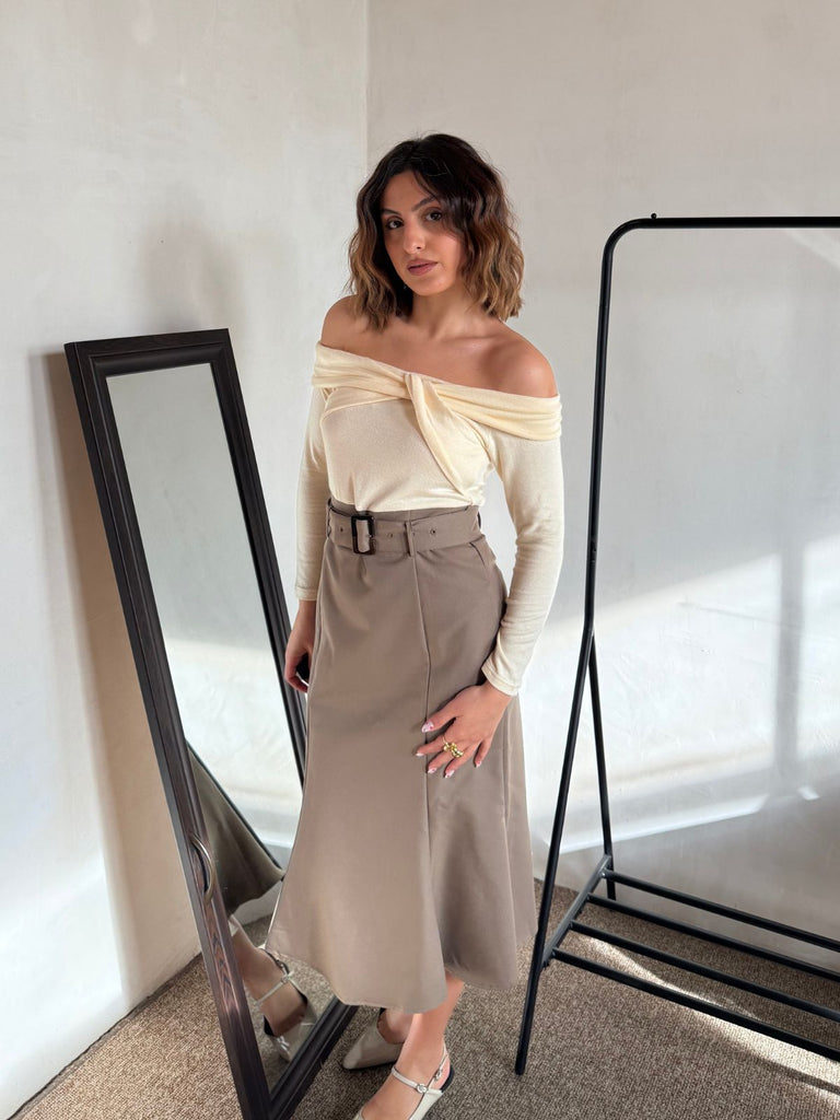 Abito da sirena in maglia con spalle scoperte cachi anni '30