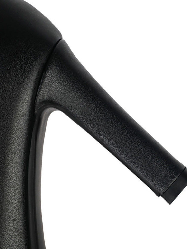 Stivaletti alla caviglia con frange e punta metallizzata stile discoteca