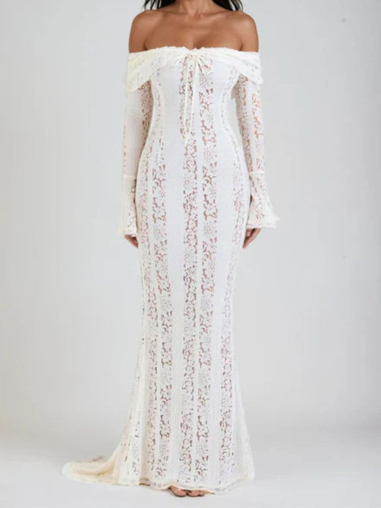 Abito a sirena con maniche svasate in pizzo e spalle scoperte anni '30