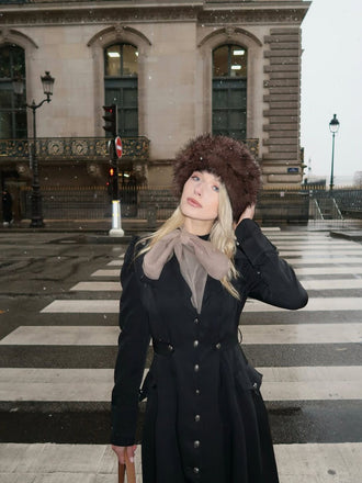 Cappotto con bottoni e collo alto in tinta unita anni '50