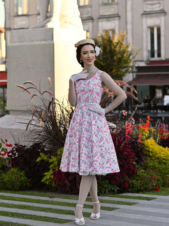 Abito a ruota con fiori a fiorellini rosa anni '50