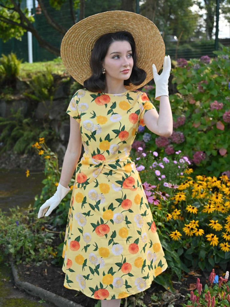 Abito arricciato fiori di ortensia giallo anni '50