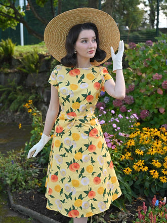 Abito arricciato fiori di ortensia giallo anni '50