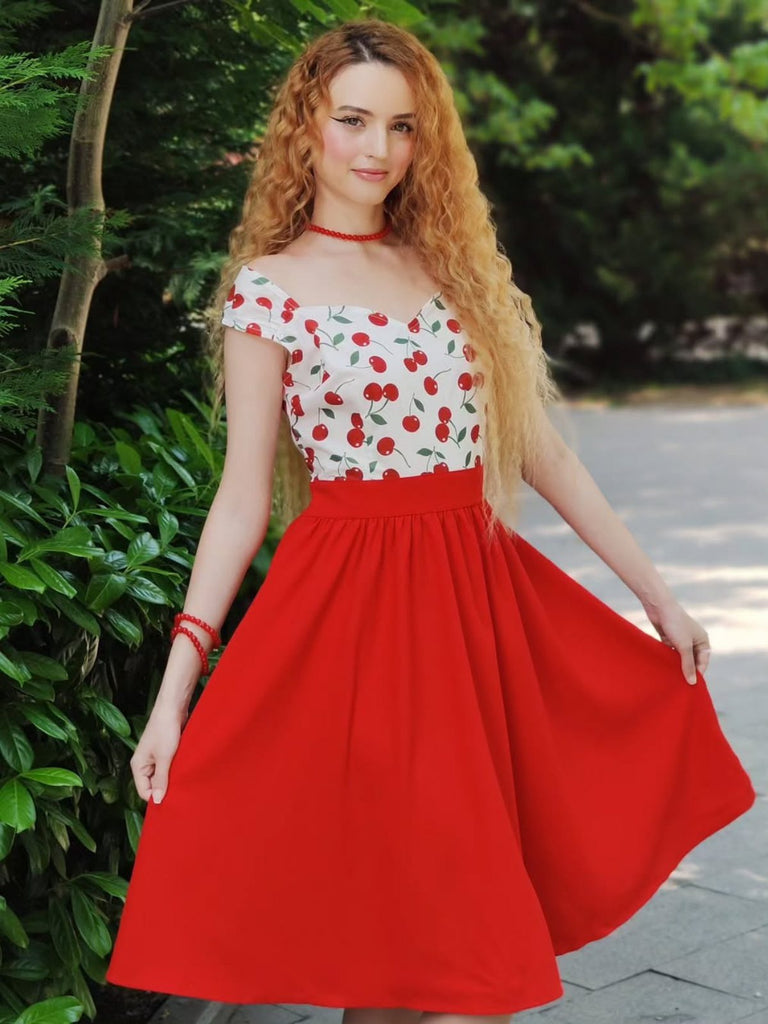 Abito rosso maniche a cappuccio scollo a cuore stile ciliegia anni '50