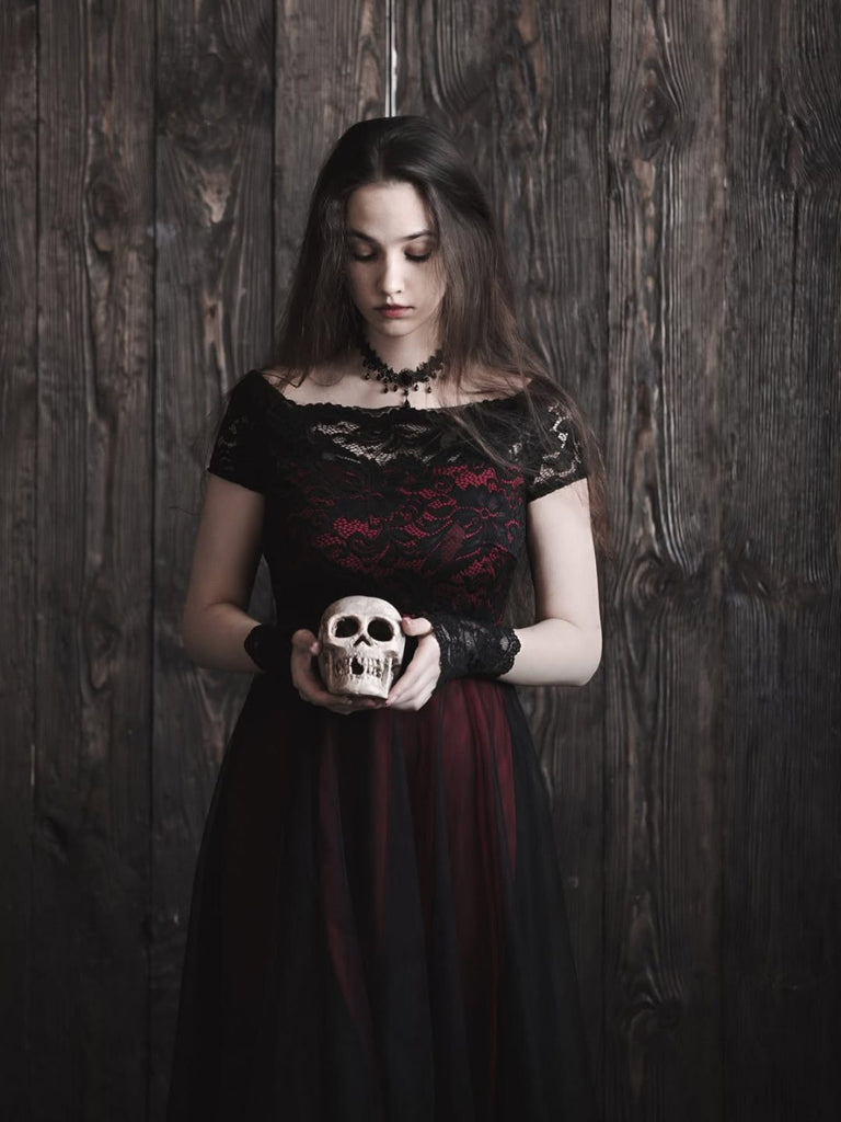 Abito svasato in pizzo con spalle scoperte bordeaux anni '50