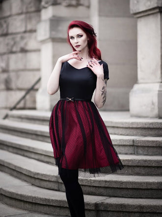 Abito con cintura a pois spalle scese bordeaux anni '50