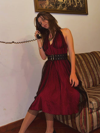 Abito a rete pois scollo all'americana rosso anni '50