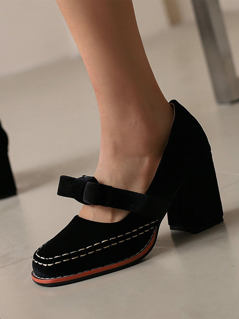 Décolleté Mary Jane in pelle scamosciata con fiocco