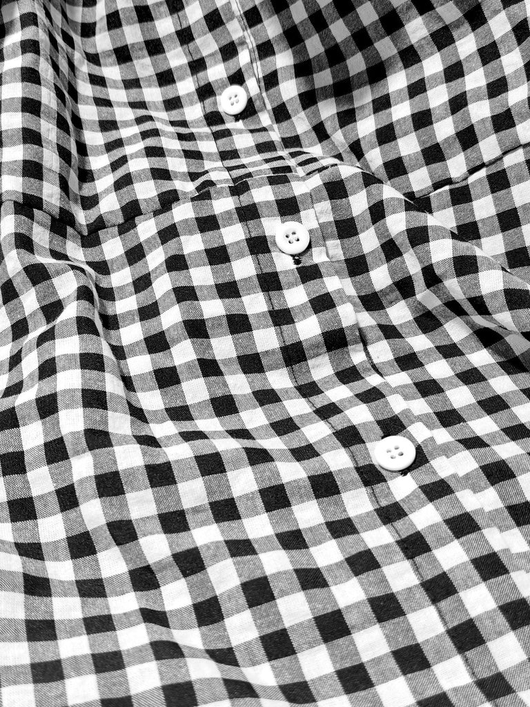 Abito lungo a quadri a maniche a sbuffo nero anni '40