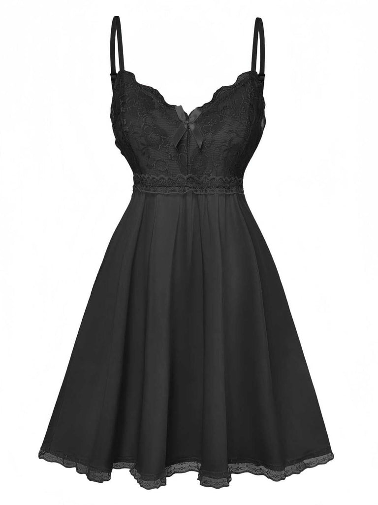 Camicia da notte con fiocco in pizzo e spalline sottili anni '40