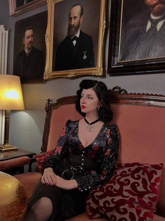 Abito a sirena rosé in velluto nero anni '30