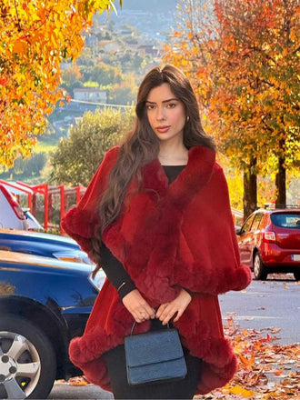 Scialle con collo di pelliccia a doppio strato bordeaux anni '50