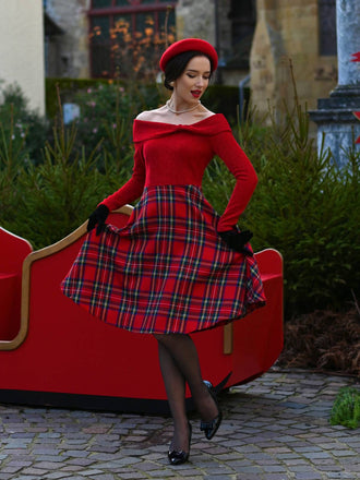 Abito a quadri con spalle scoperte stile natalizio rosso anni '50