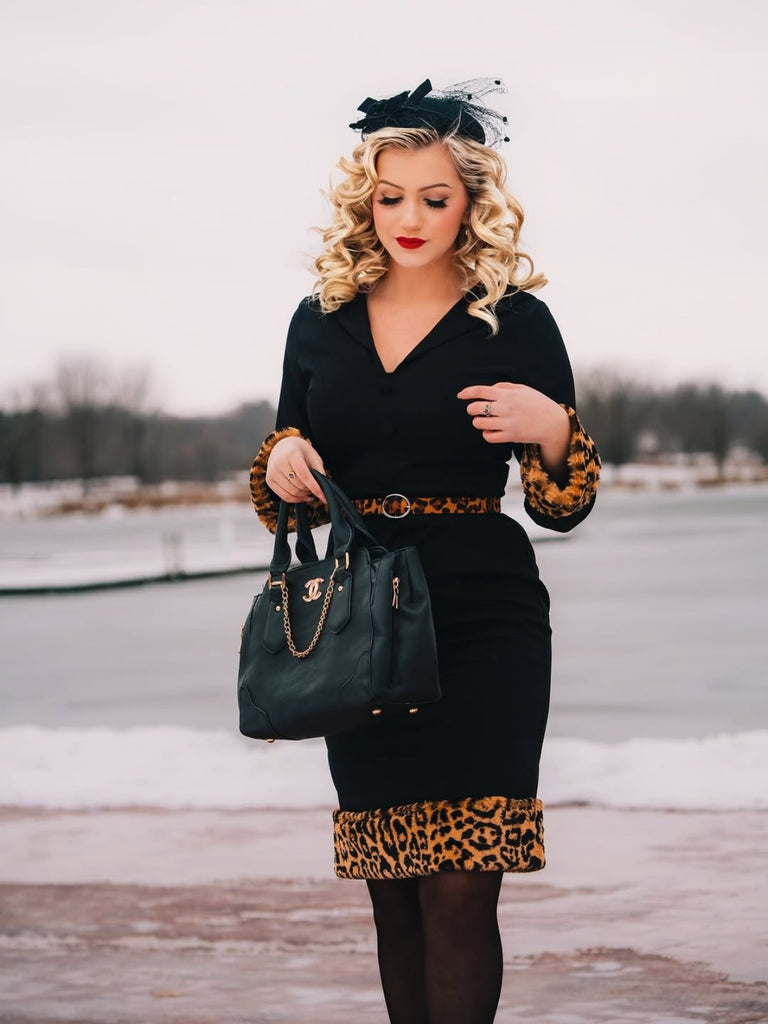 Abito a tubino leopardato in peluche nero anni '60