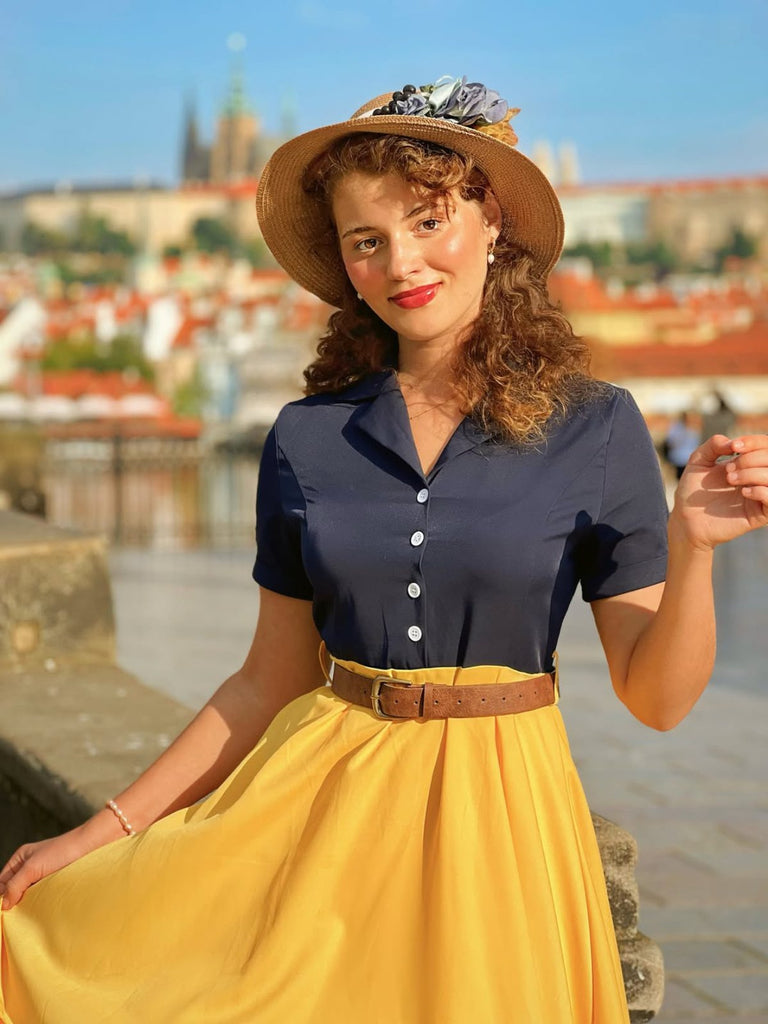 Abito anni '50 con bottoni stile Biancaneve