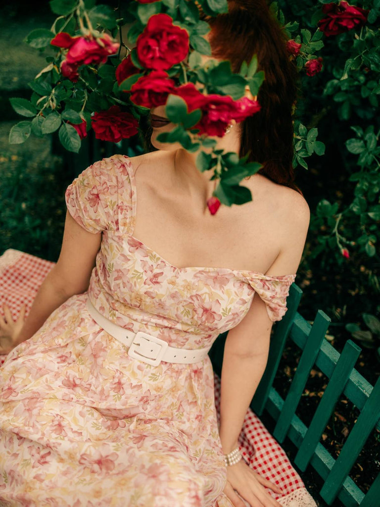 Abito Rosa Anni '50 Floreale con Scollo a Cuore e Fiocco