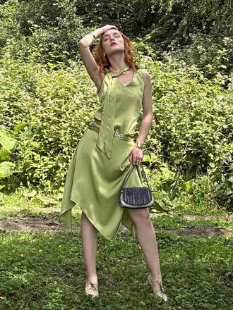 Abito chartreuse anni '20 con orlo a fazzoletto scintillante