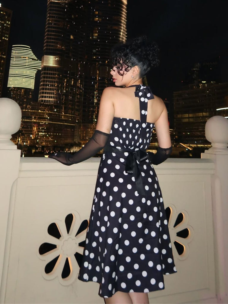 Abito cintura e pois a contrasto anni '50