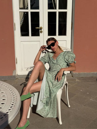 Abito maniche a lanterna scollo a V floreali verde anni '40