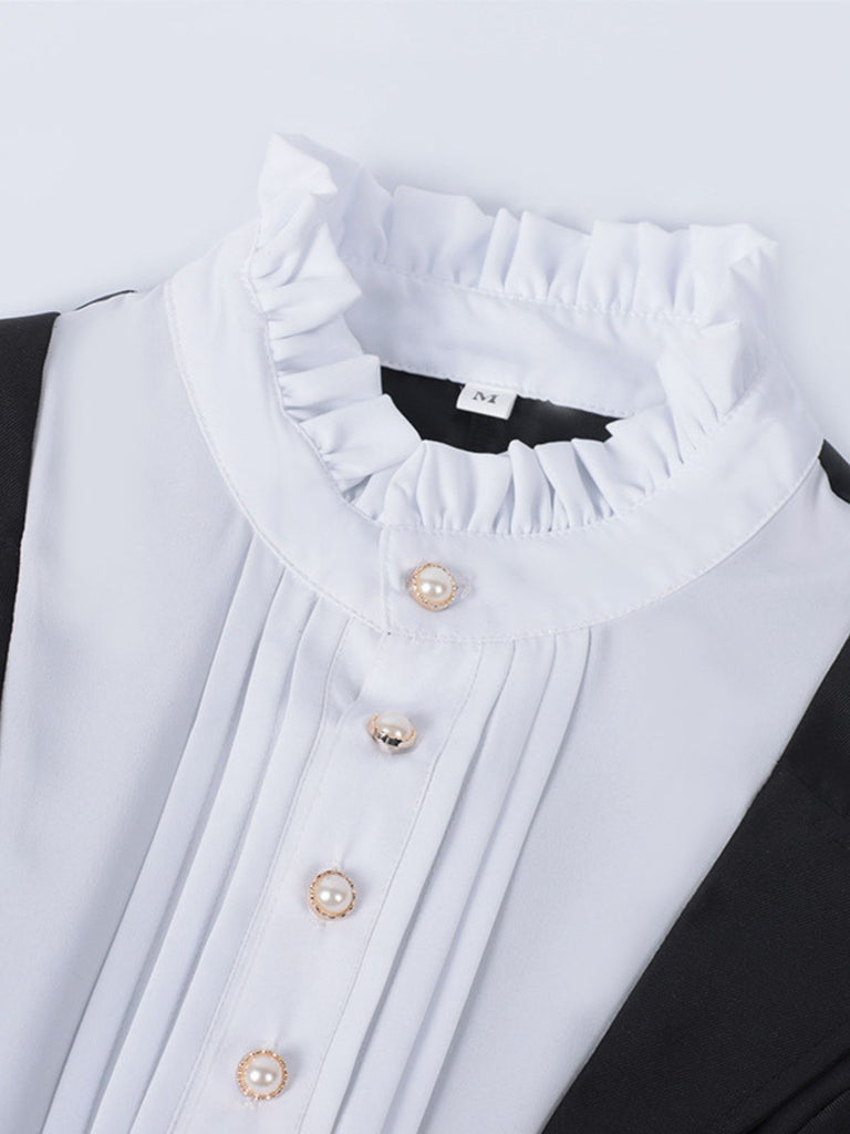 Abito con collana a croce in stile suora nero anni '40